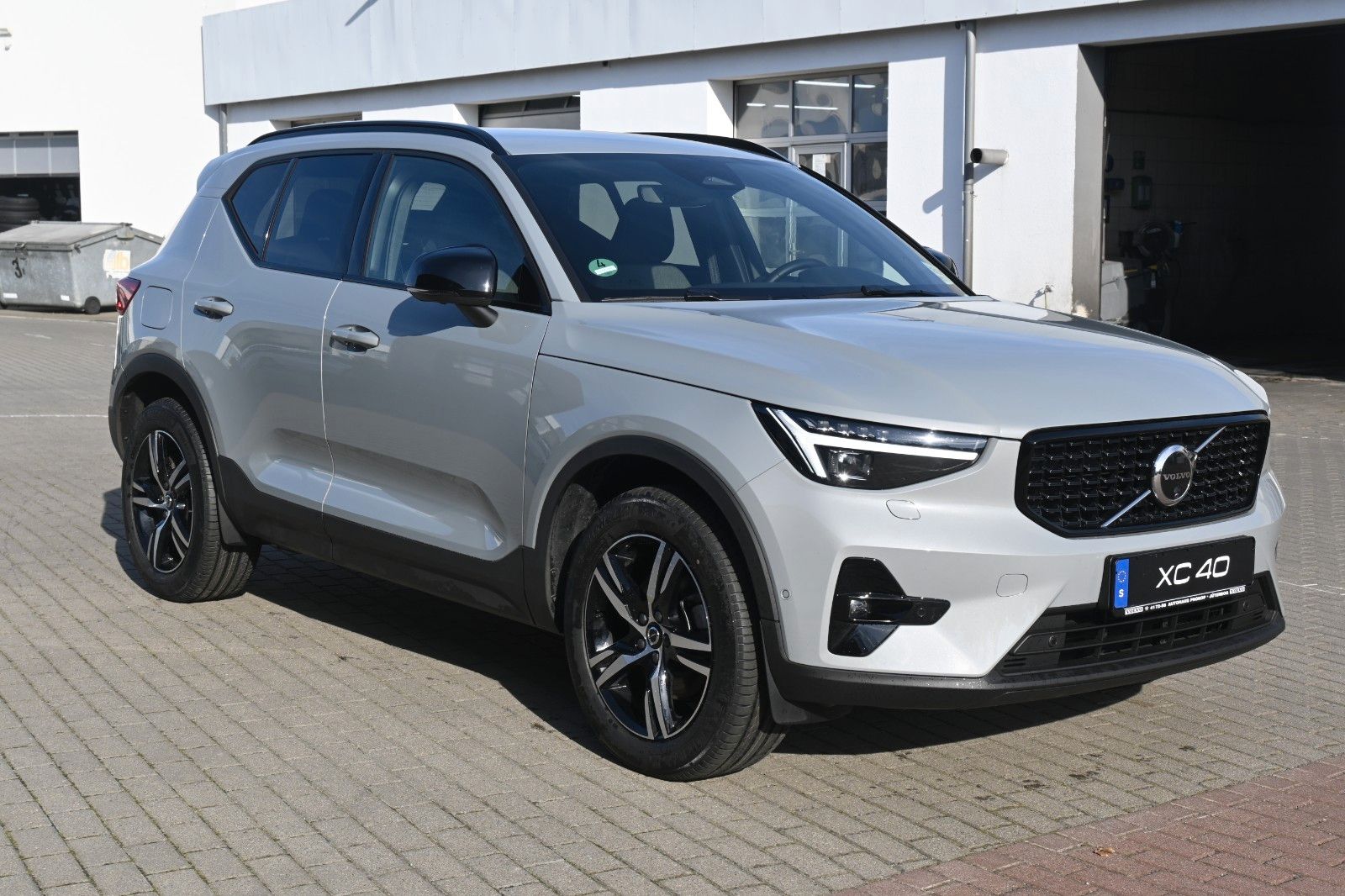 Volvo XC40 B3 DKG Plus Dark*FSHZG*360°*ACC
