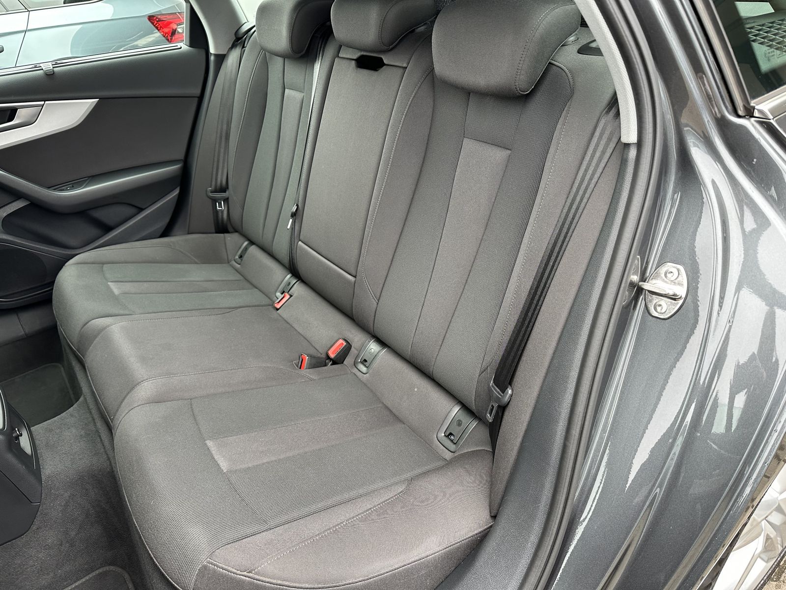 Audi A4 Avant 40 TDI Quattro S-Line - Samsaru's Car Outlet