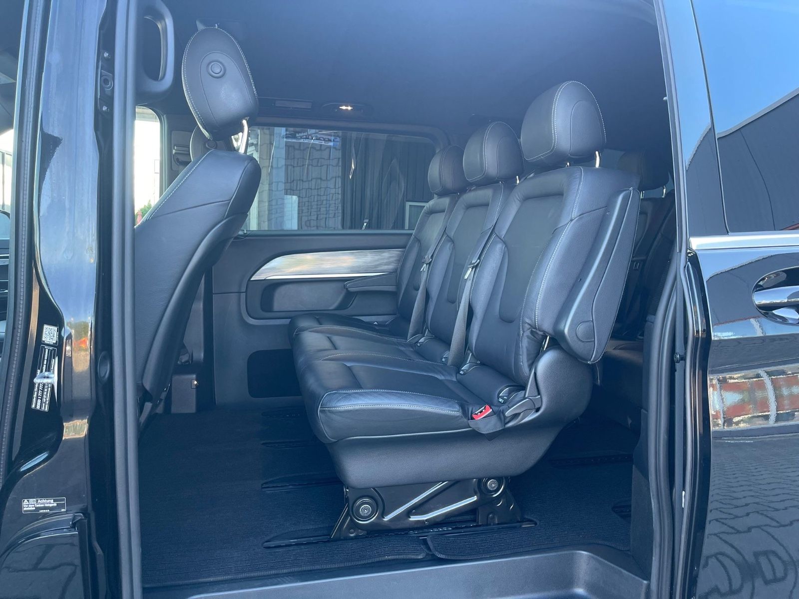 Mercedes-Benz V 250d AVANTGARDE - Samsaru's Car Outlet