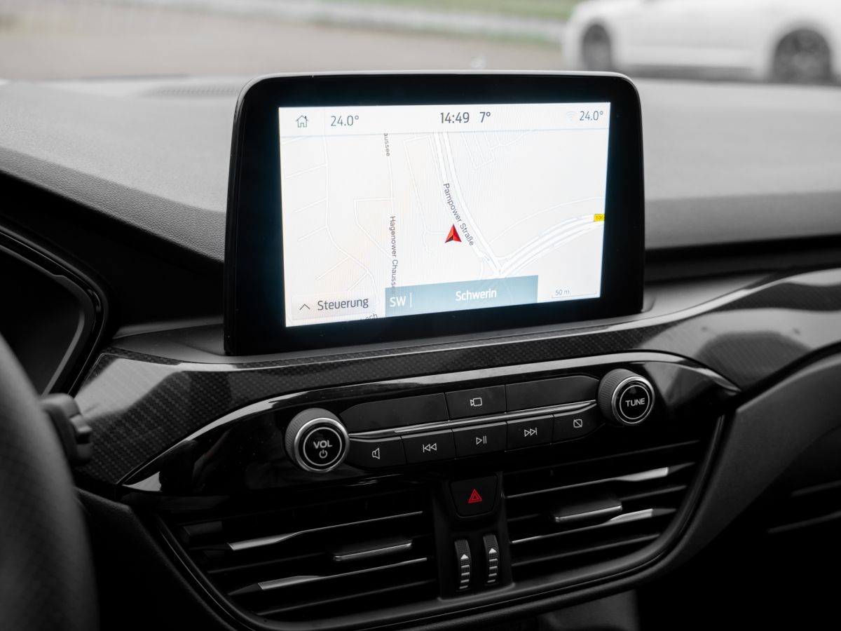 Ford Kuga ST-Line X 1.5 EB - Samsaru's Car Outlet