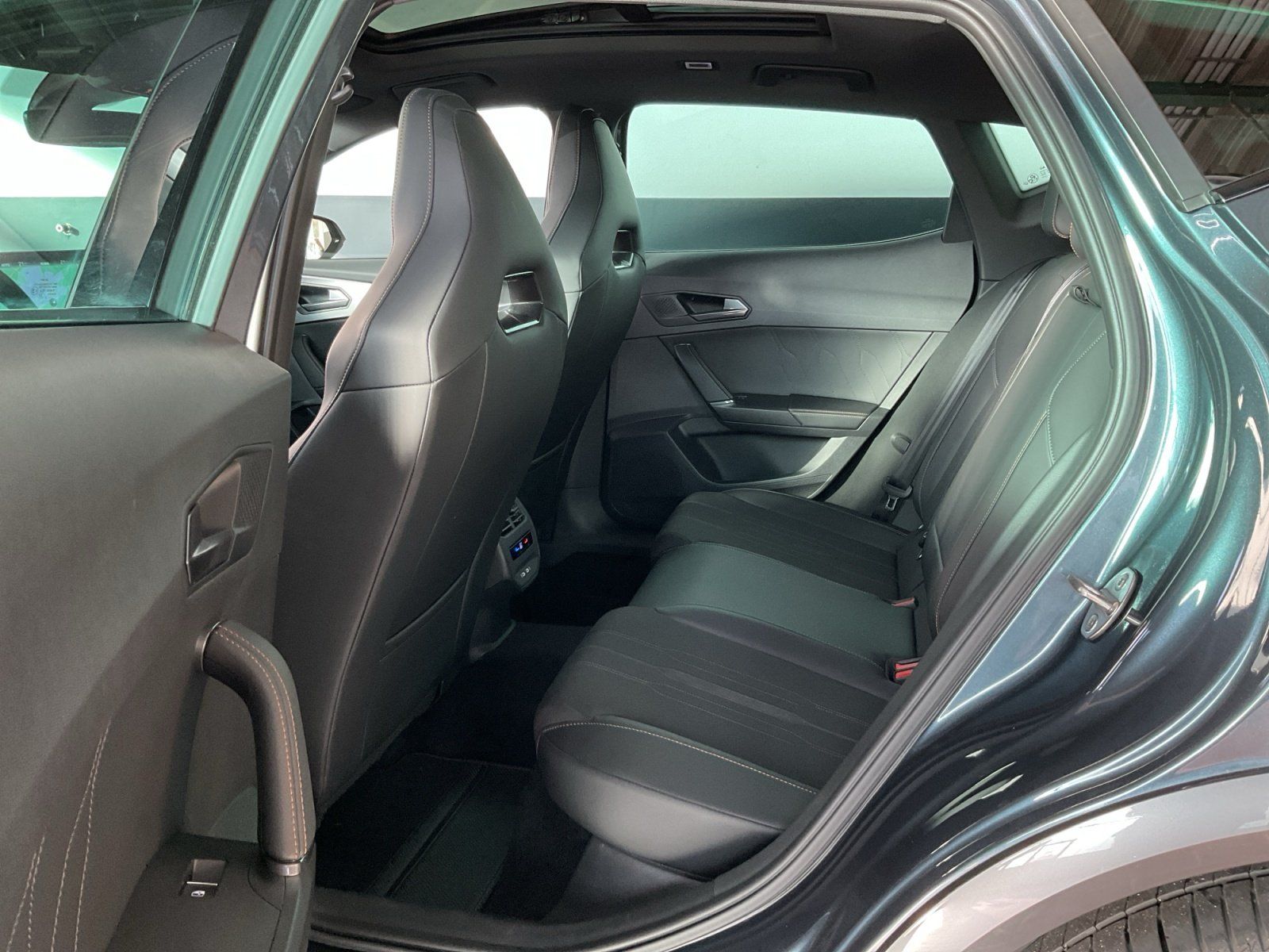 Cupra Formentor 1.4 DSG VZ NAVI LED AHK PANO 19Z