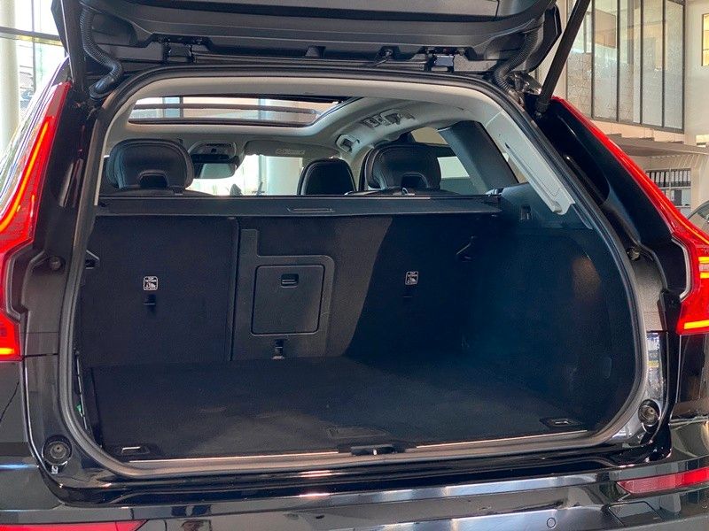 Volvo XC 60 Momentum Pro - Samsaru's Car Outlet