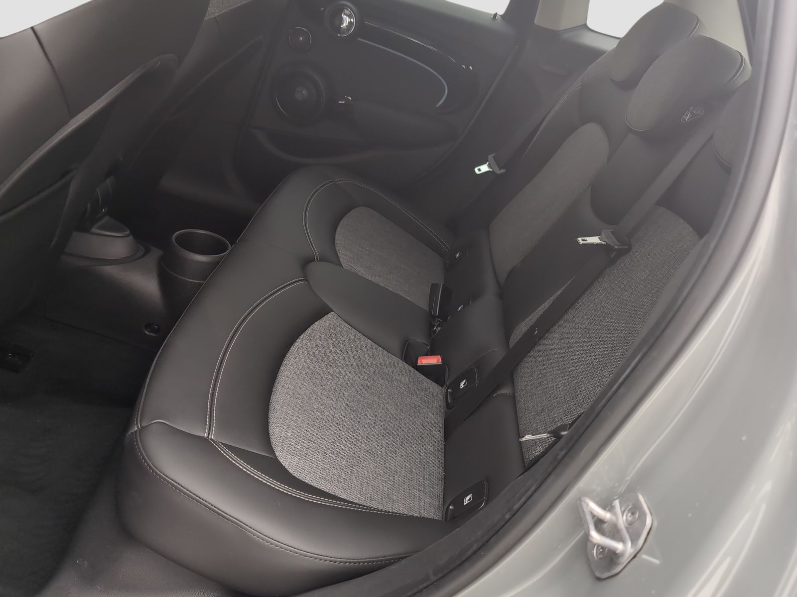 MINI Cooper - Samsaru's Car Outlet