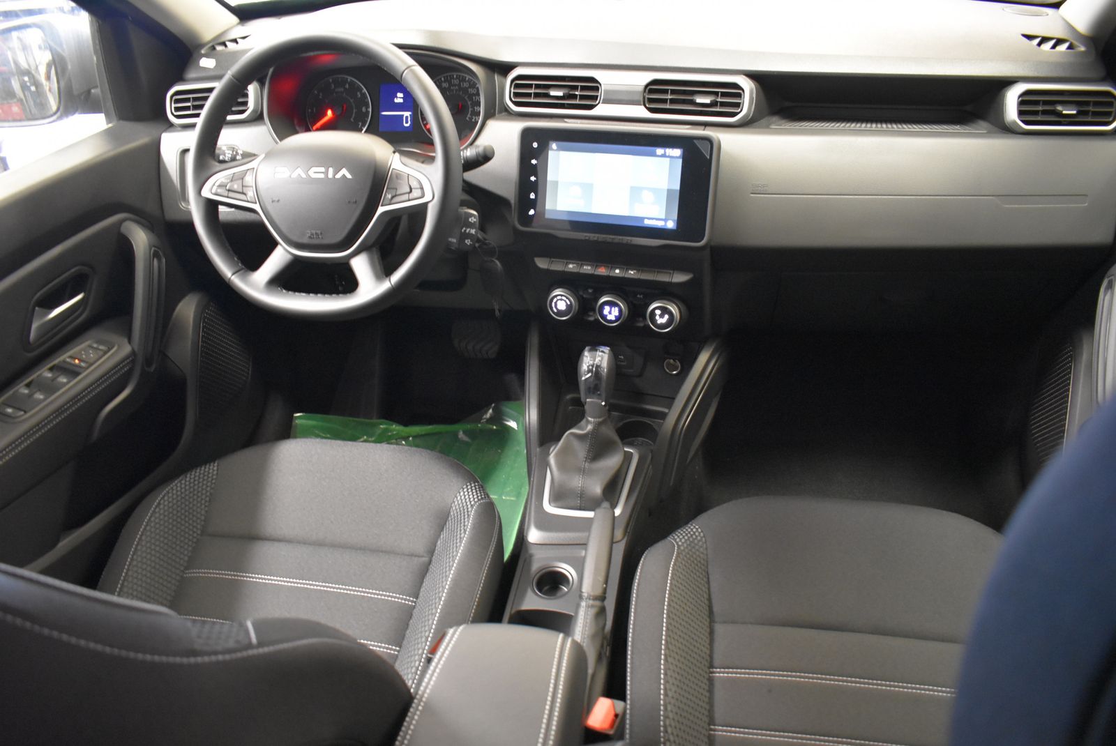 Dacia Duster Journey TCE150 Aut - Samsaru's Car Outlet