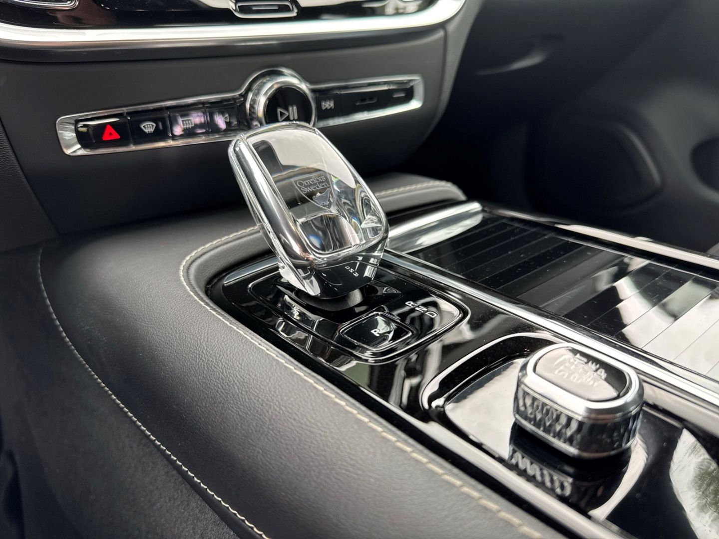 Volvo S60 Plus Dark Plug-In Hybrid AWD T8 Twin Engine