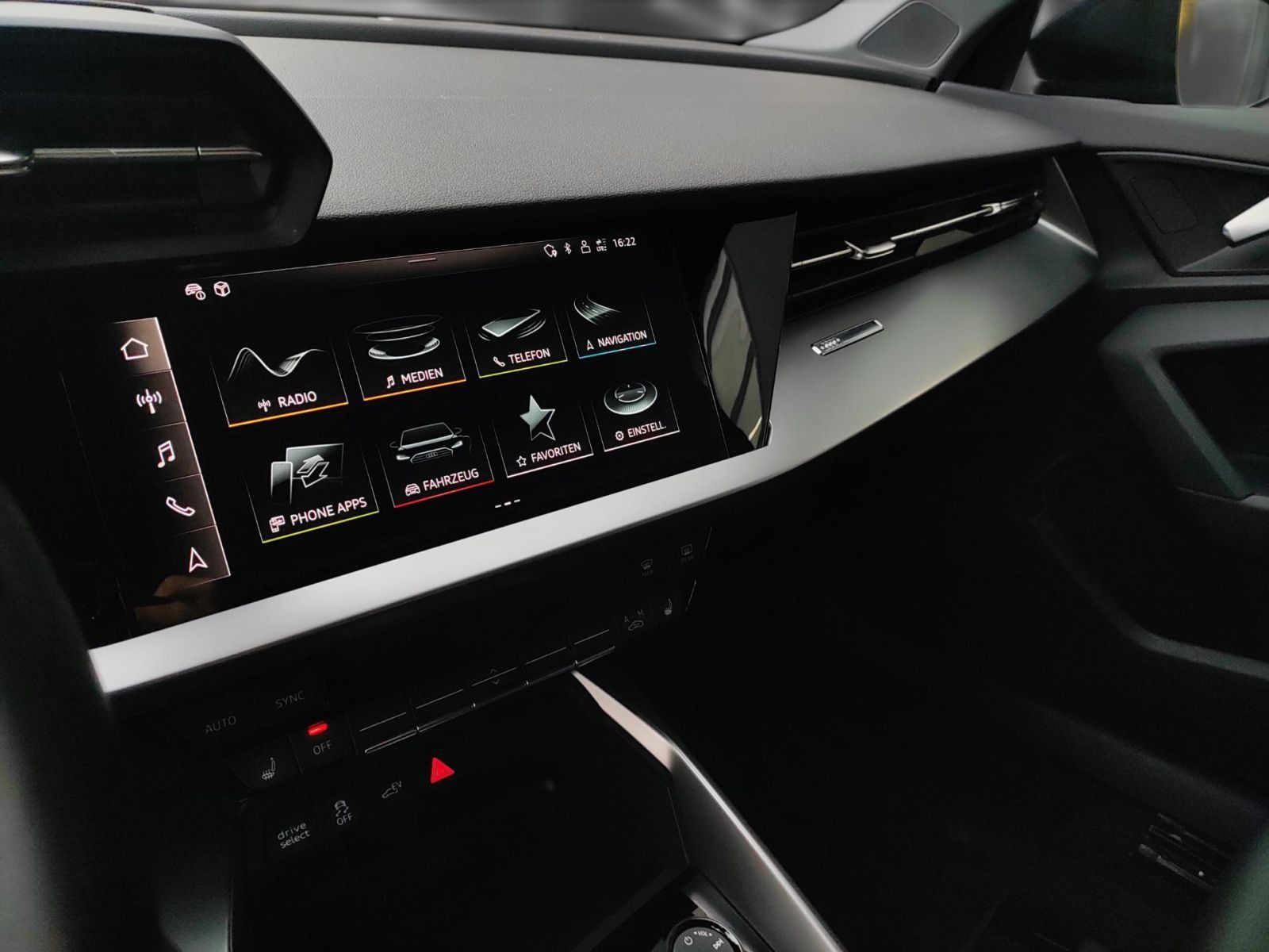 Audi A3 Sportback 40 TFSI e Adv. S tronic *R-CAM*PDC*