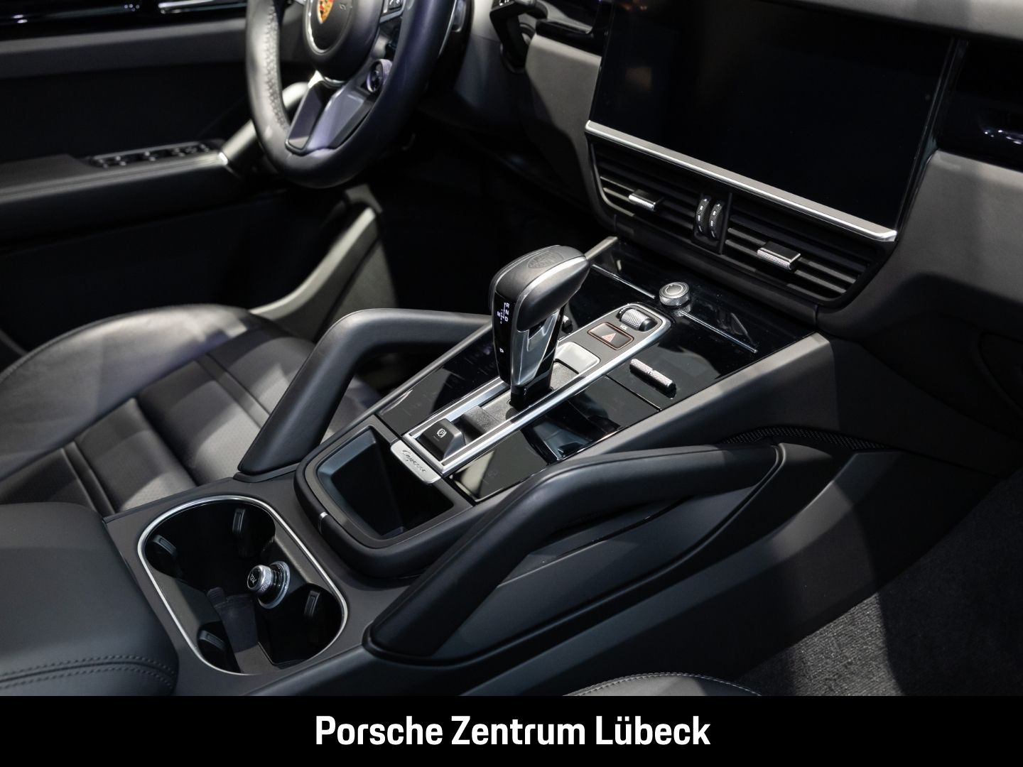 Porsche Cayenne S Coupe Hinterachslenkung Head-Up