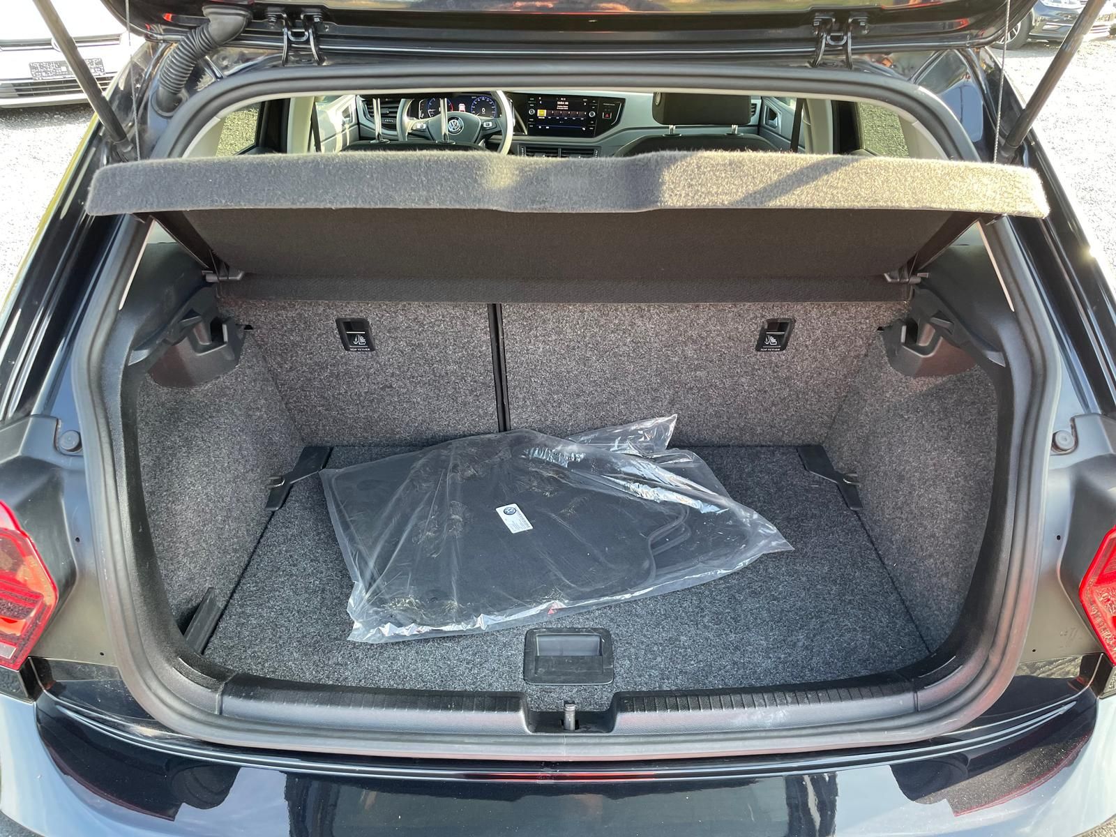 Volkswagen Polo VI 1.0 TSI Comfortline - Samsaru's Car Outlet