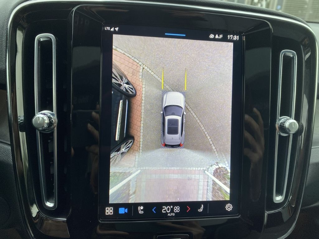 Volvo XC40 Ultimate Recharge Pure Electric AWD P8 Twin