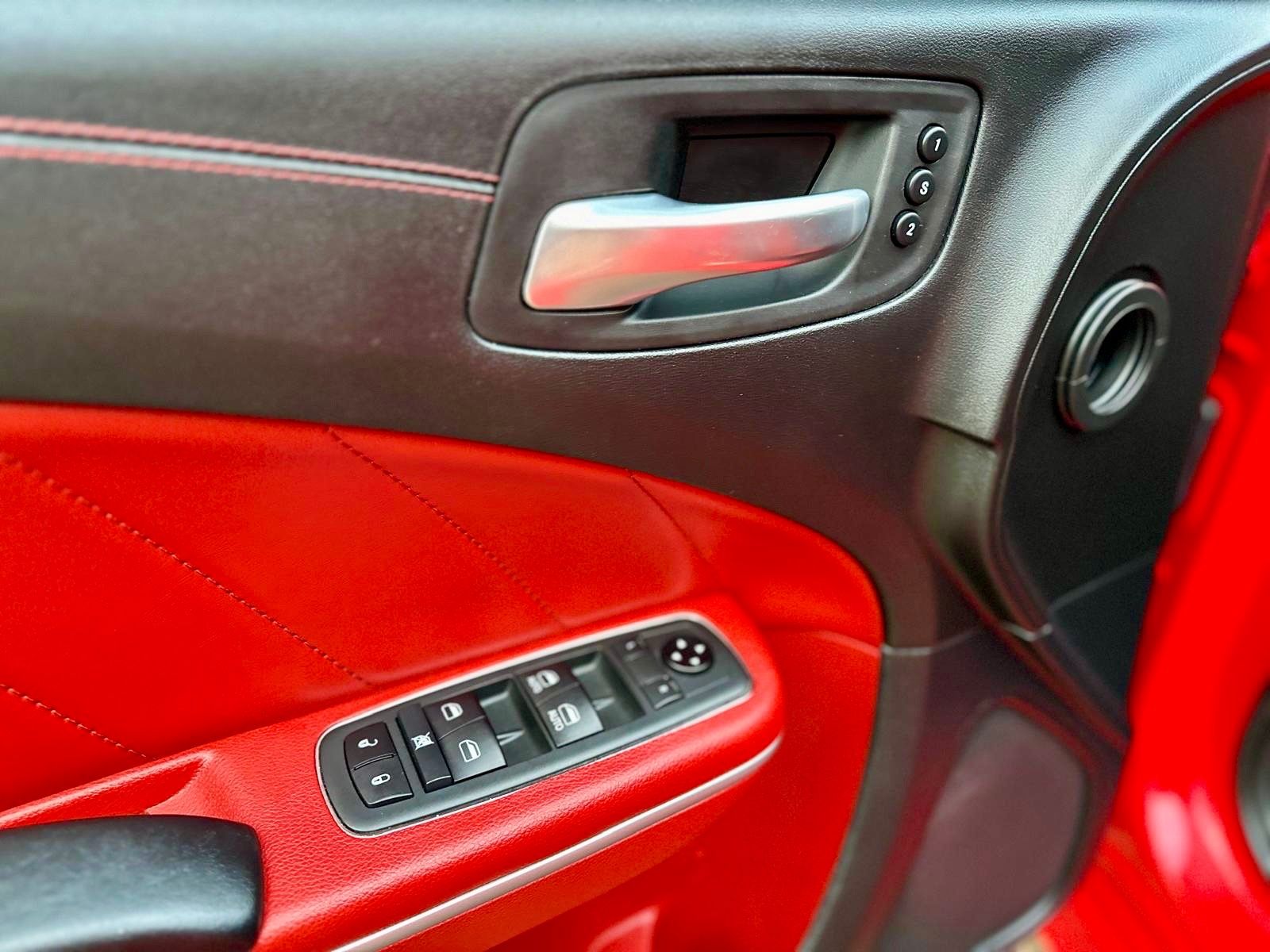 Dodge SRT*6,4*V8*BREMBO*STERNHIMMEL*NAVI*LED*GARANTIE*