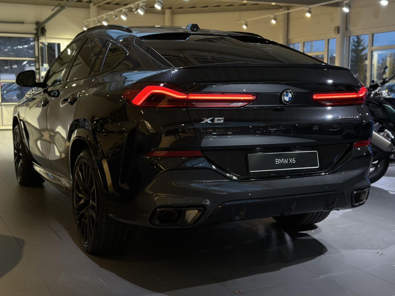 BMW X6 xDrive40d M Sport Pro Bowers Massage AHK 22"