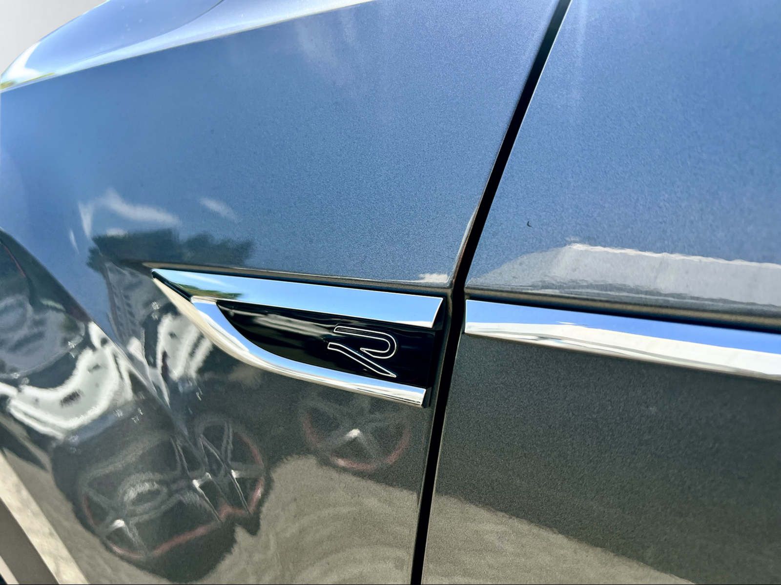 Volkswagen T-Roc R-Line - Samsaru's Car Outlet