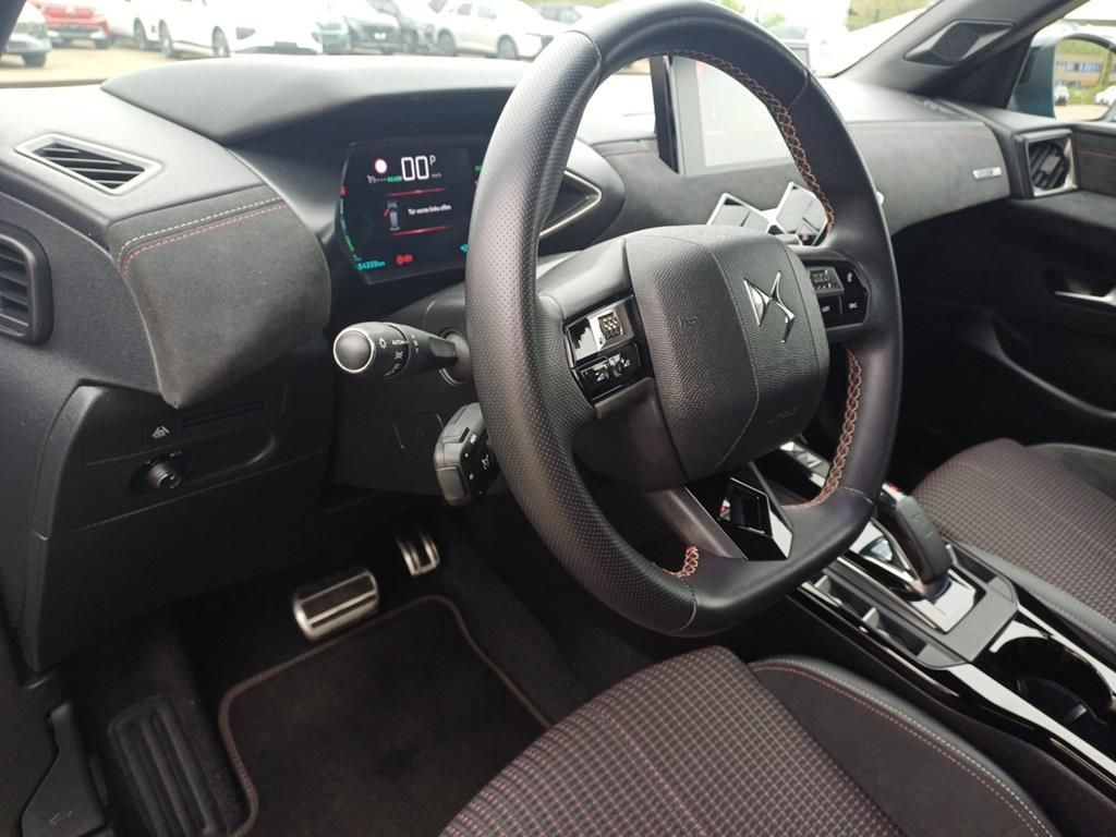 DS Automobiles DS3 Crossback E-Tense 225 Performance Line - Samsaru's Car Outlet