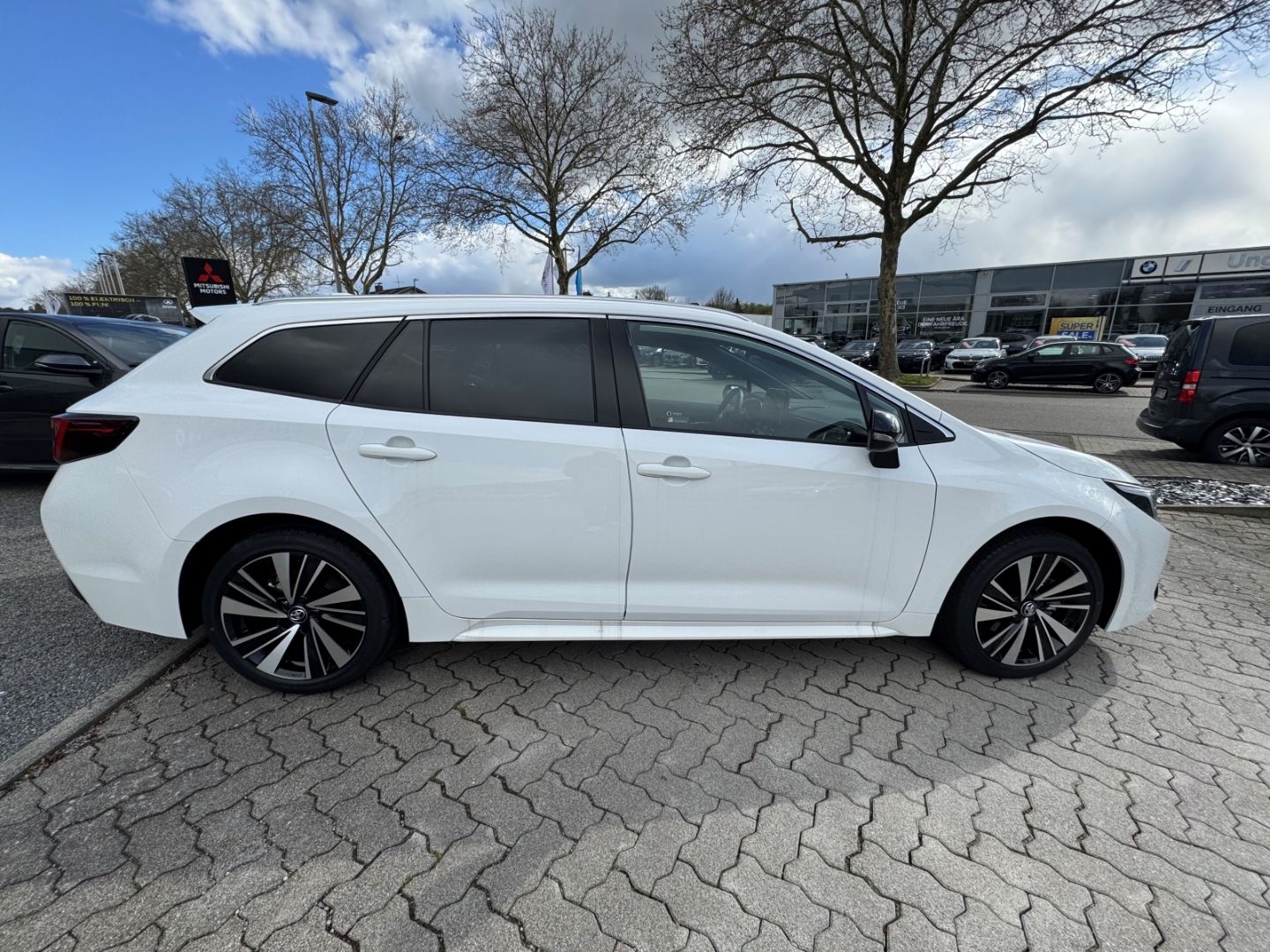 Toyota Corolla Touring Sports Hybrid Teamplayer / CarPl