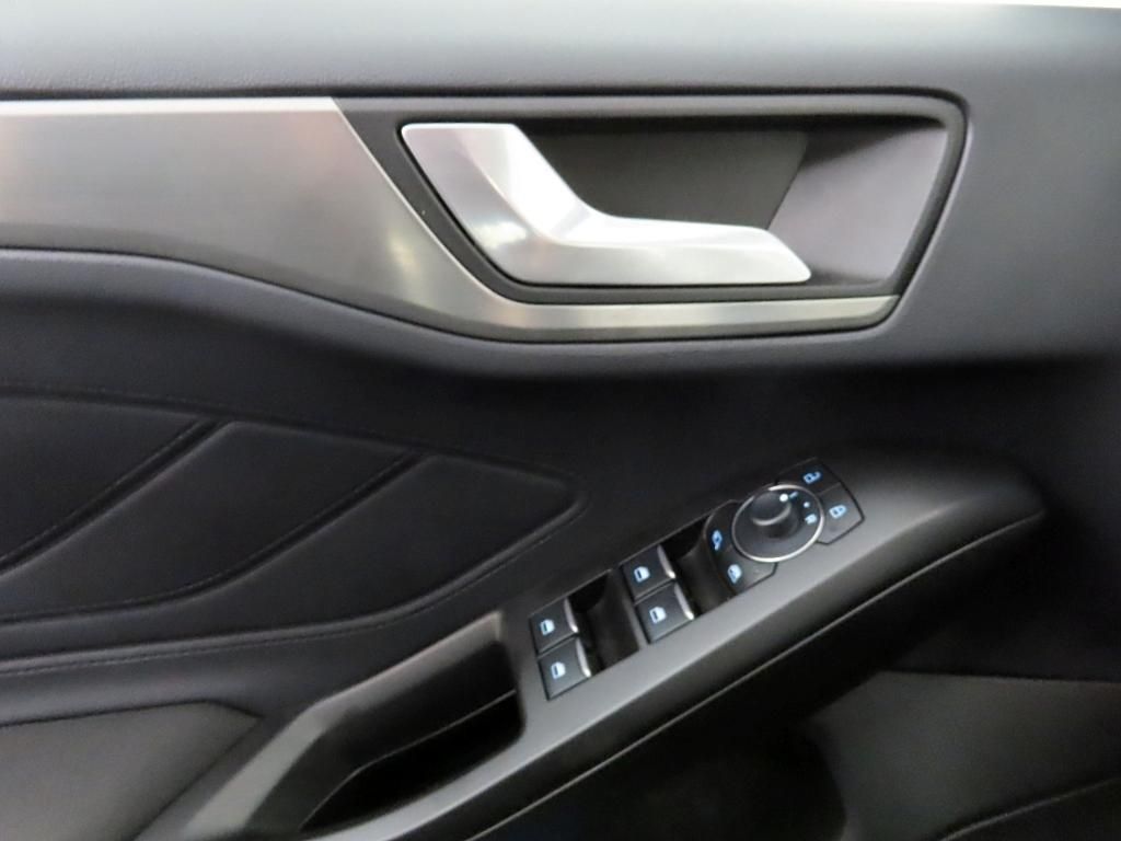 Ford Focus Turnier 1.0 M-Hybrid Aut. Titanium ACC+LED