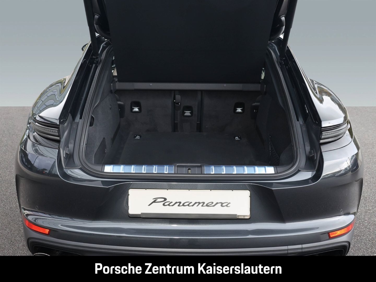 Porsche Panamera 4 E-Hybrid InnoDrive Surround-View LED