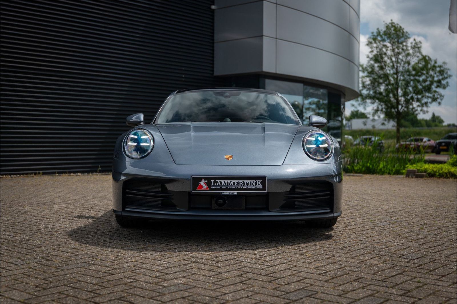 Porsche 992 3.0 Carrera - Samsaru's Car Outlet