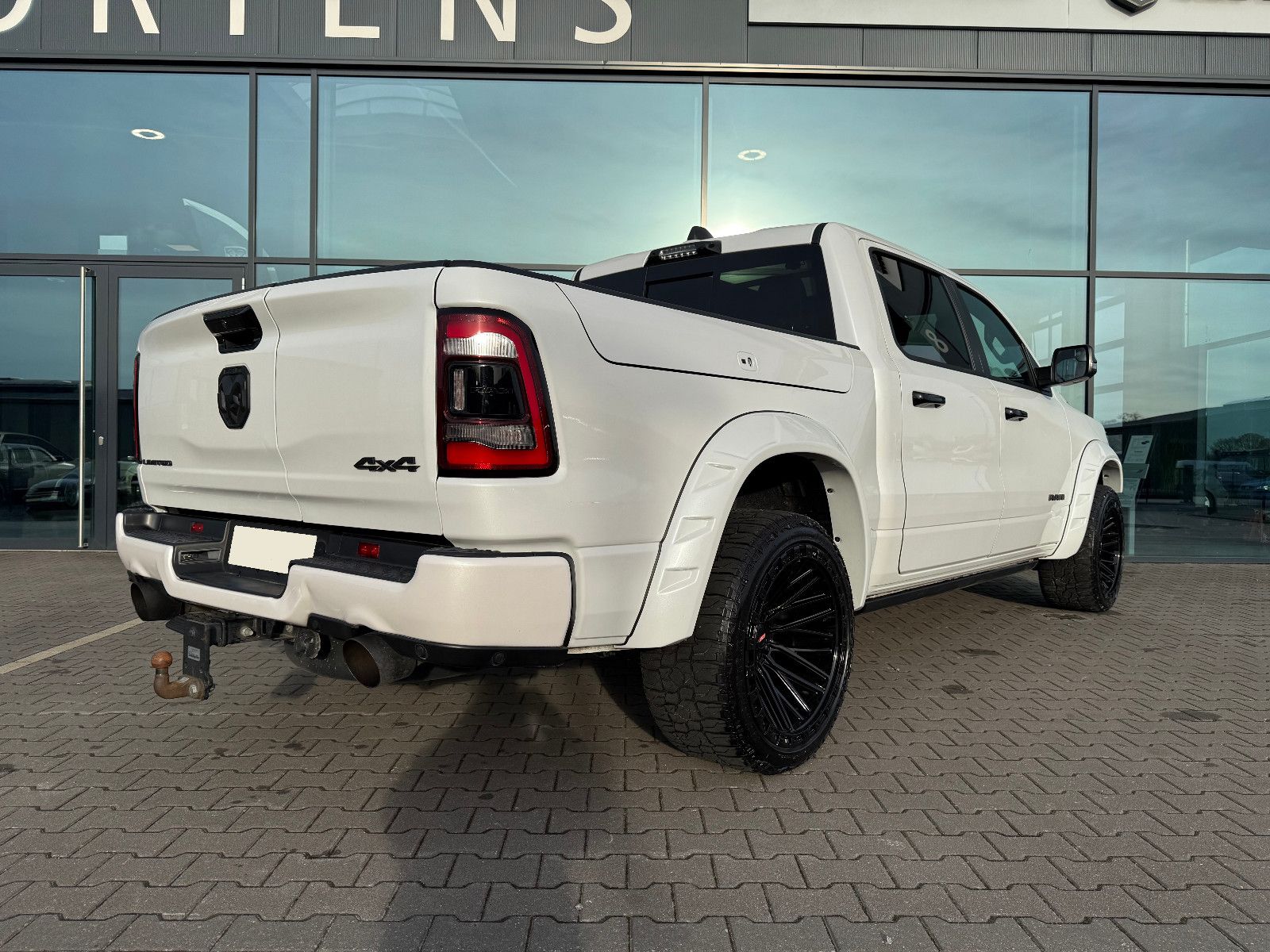 Dodge RAM 1500 Limited Night GRAIL LA CHANTI V8 VOLL