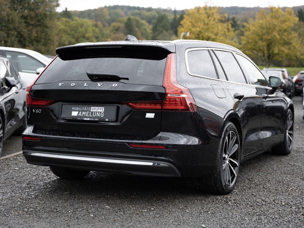Volvo V60 2.0 Core Recharge Plug-In Hybrid AWD 1.Hand