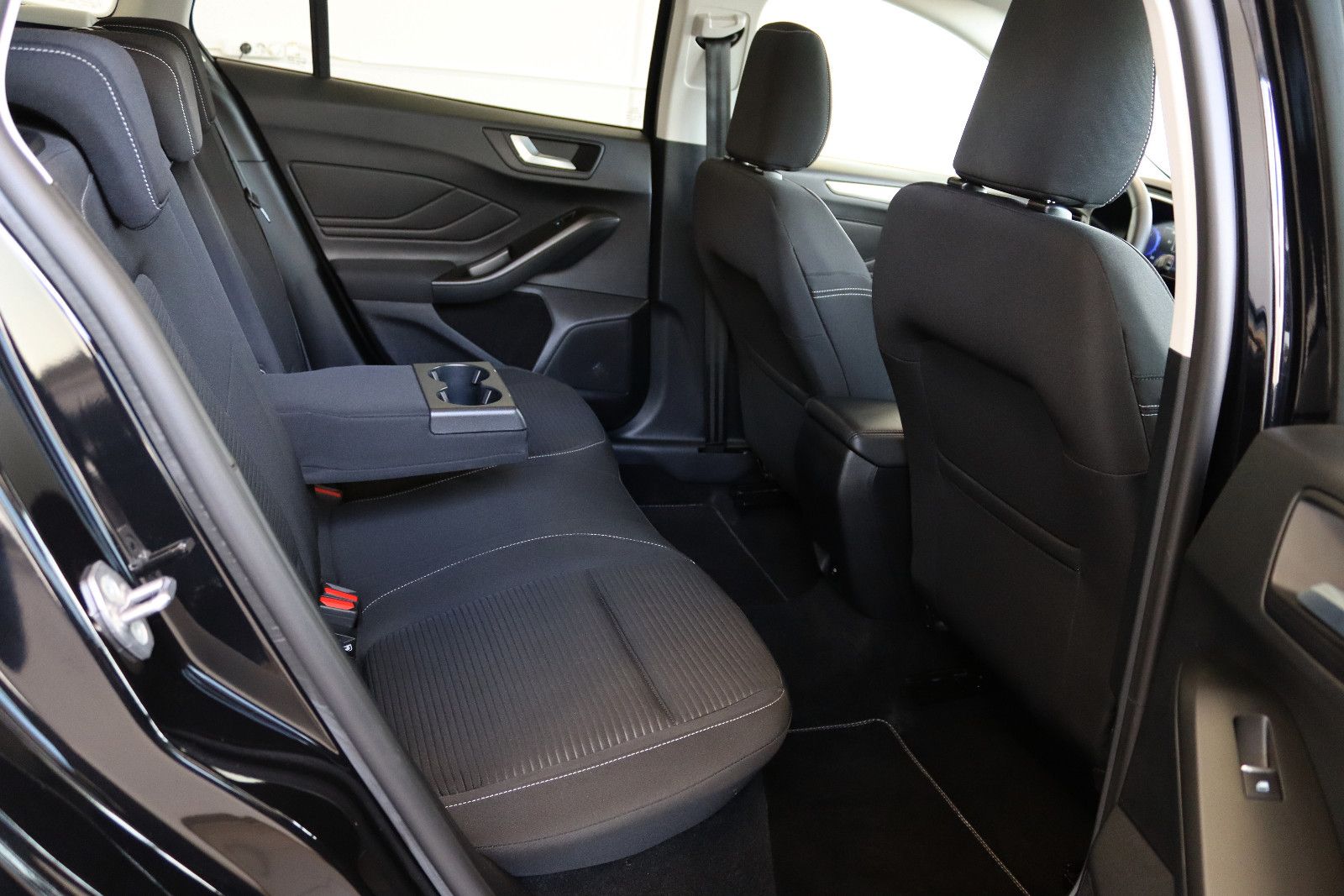 Ford Focus Turn. Aut. Titanium X *LED*NAV*RFK*Winterp