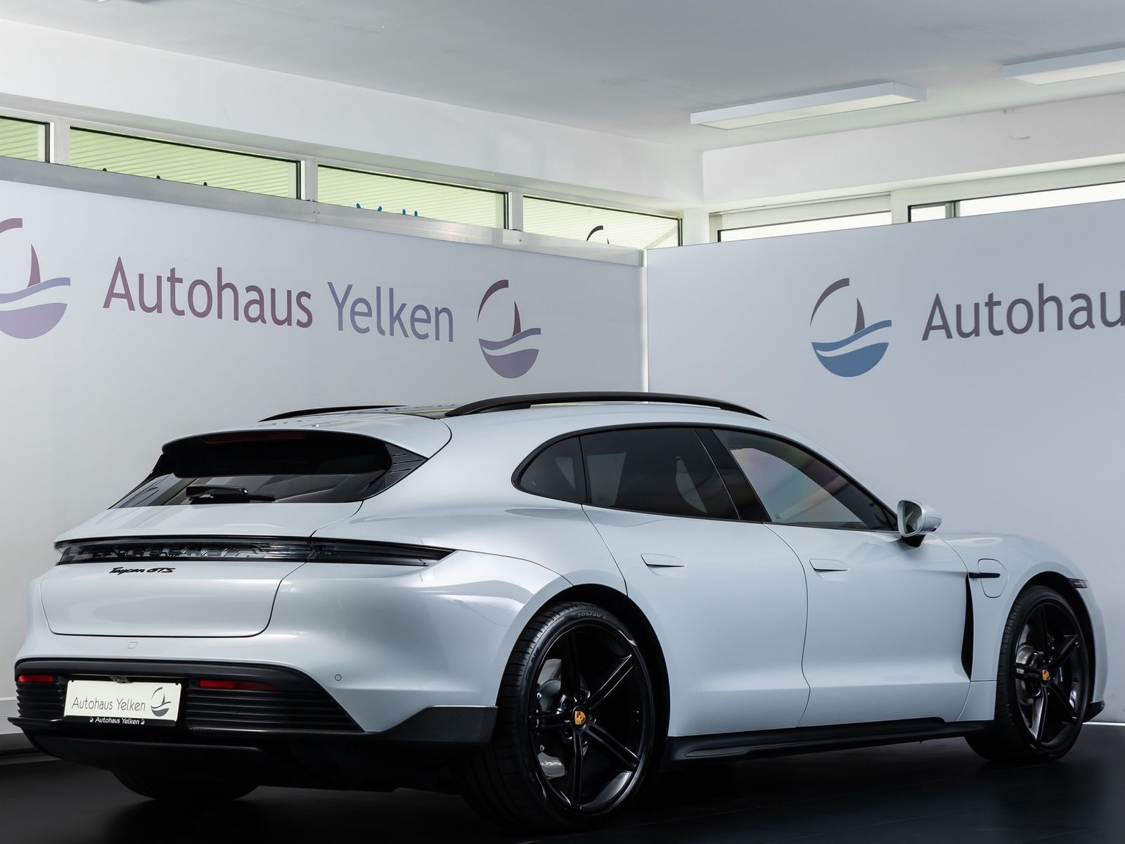 Porsche Taycan GTS Sport Turismo SPORTDESIGN CARBON*BURM