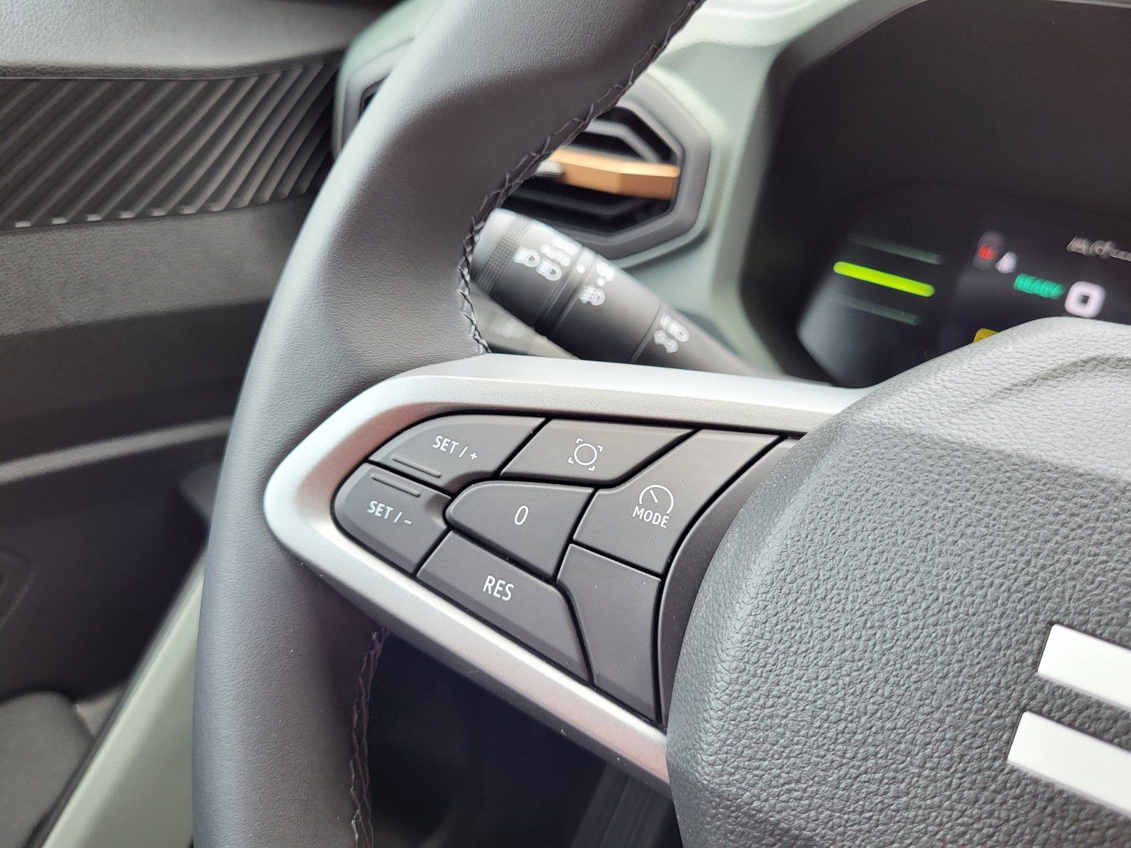 Dacia Duster NEW Hybrid 140 4x2 Extreme - Samsaru's Car Outlet