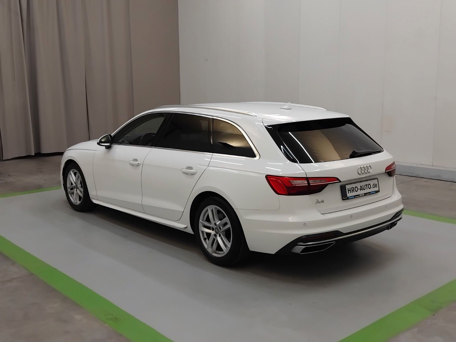 Audi A4 Avant 40 2.0 TFSI advanced - Samsaru's Car Outlet