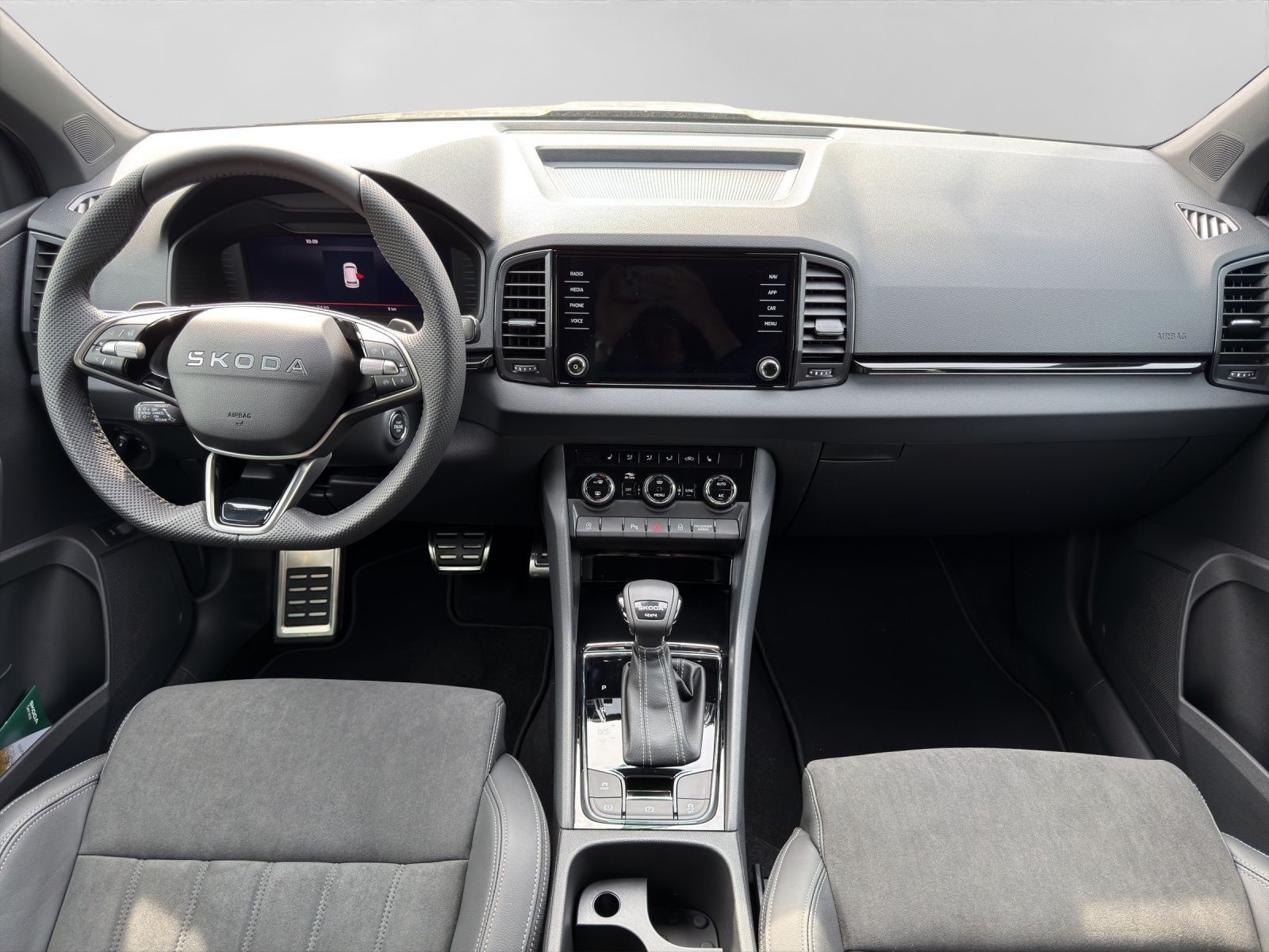 Skoda Karoq 2.0 TSI 4x4 SPORTLINE LM19 AHK KAMERA MATR