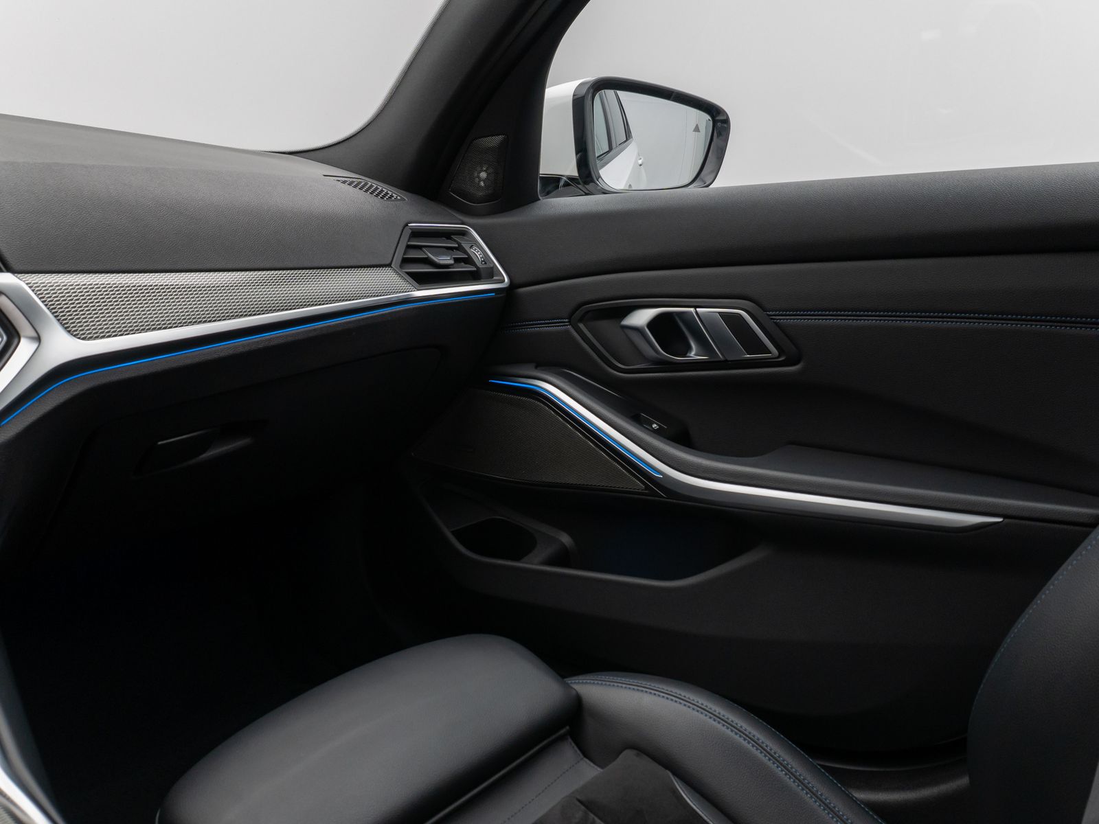 BMW 320e M Sport - Samsaru's Car Outlet