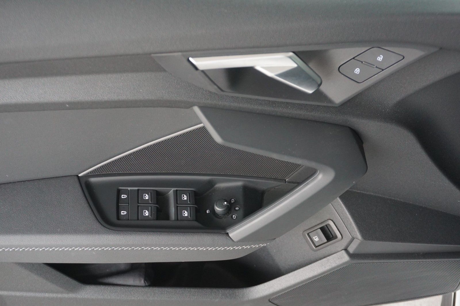 Audi A3 Sportback 45 TFSI e S line - Samsaru's Car Outlet