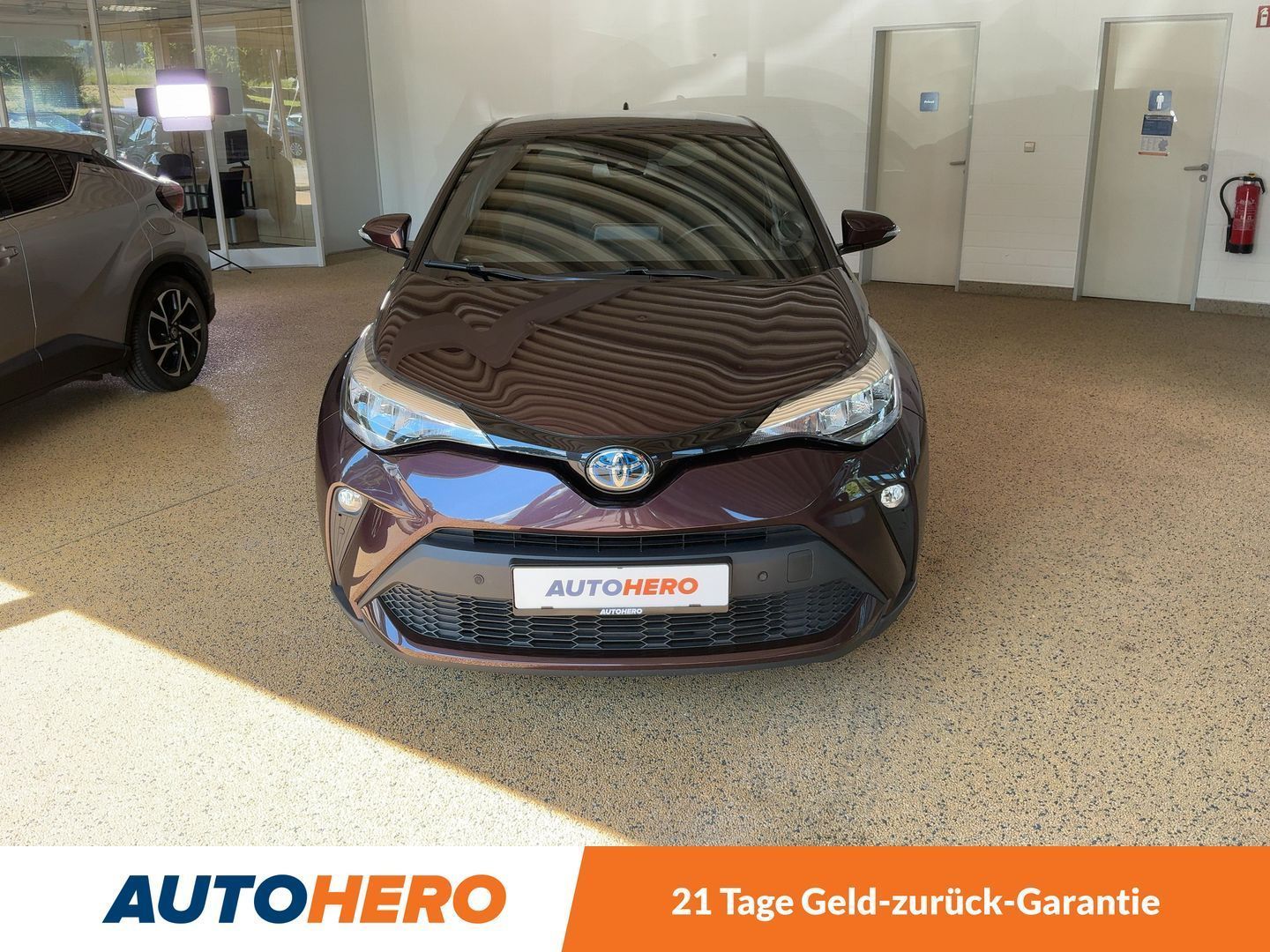 Toyota C-HR 1.8 Hybrid Team - Samsaru's Car Outlet