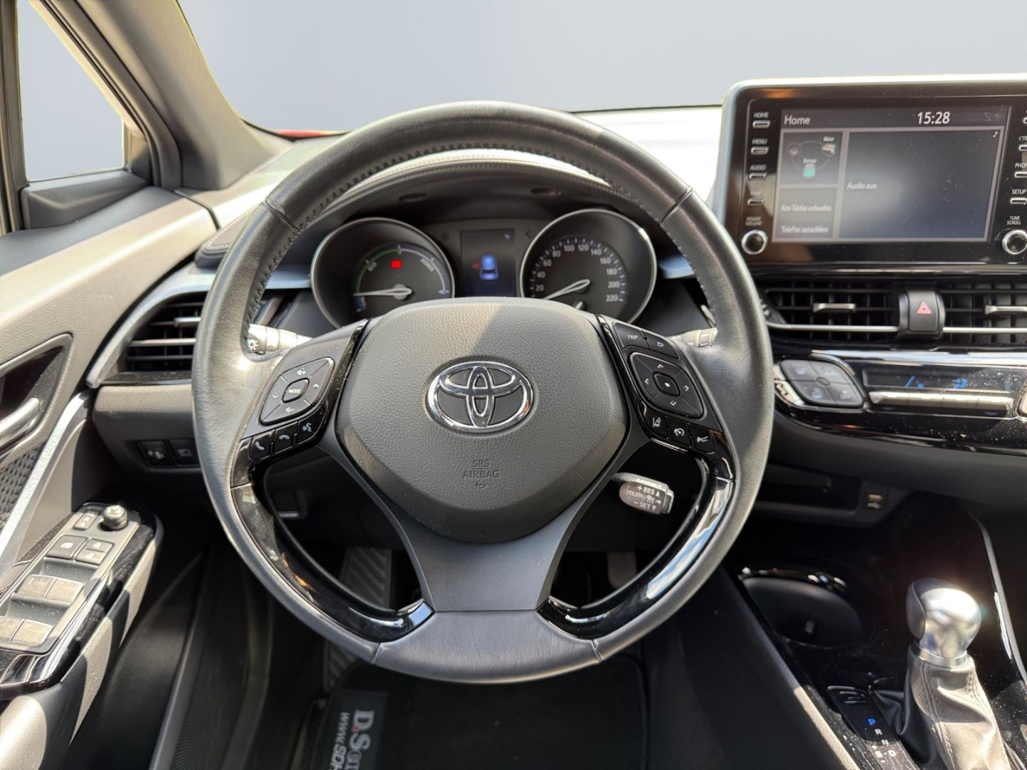 Toyota C-HR 2.0 Hybrid Team - Samsaru's Car Outlet