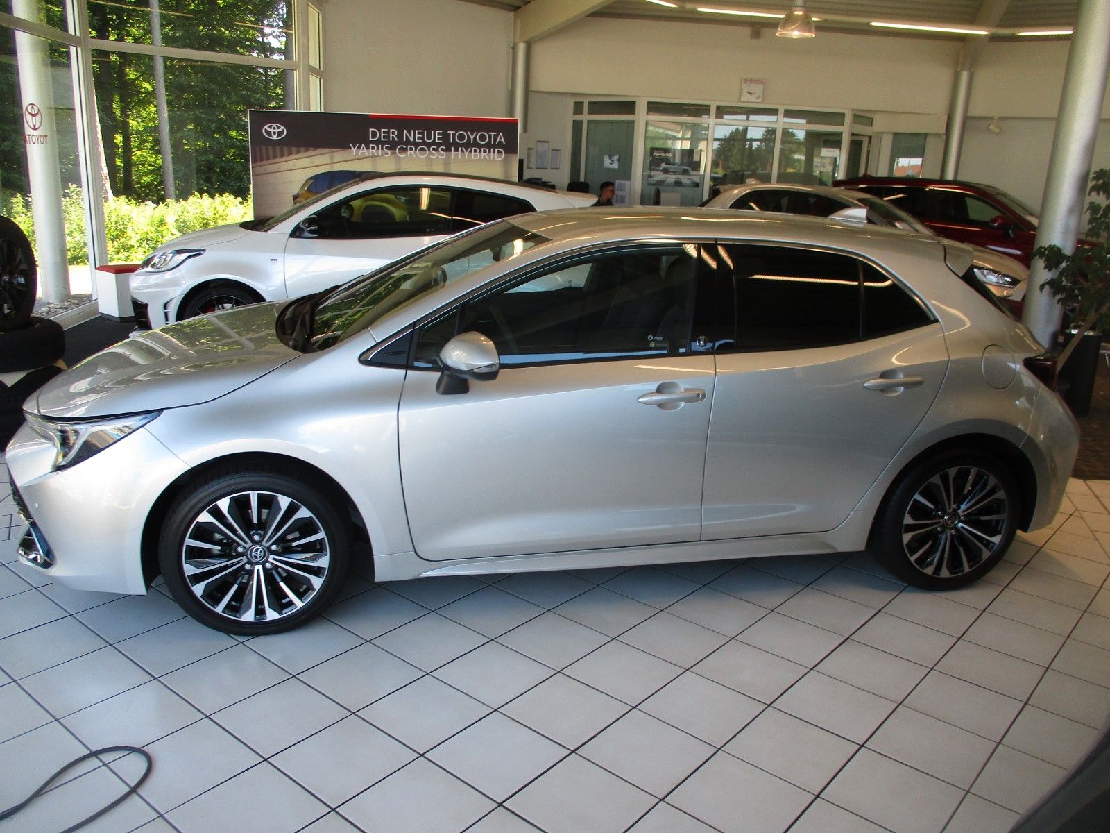 Toyota Corolla Hybrid Team - Samsaru's Car Outlet