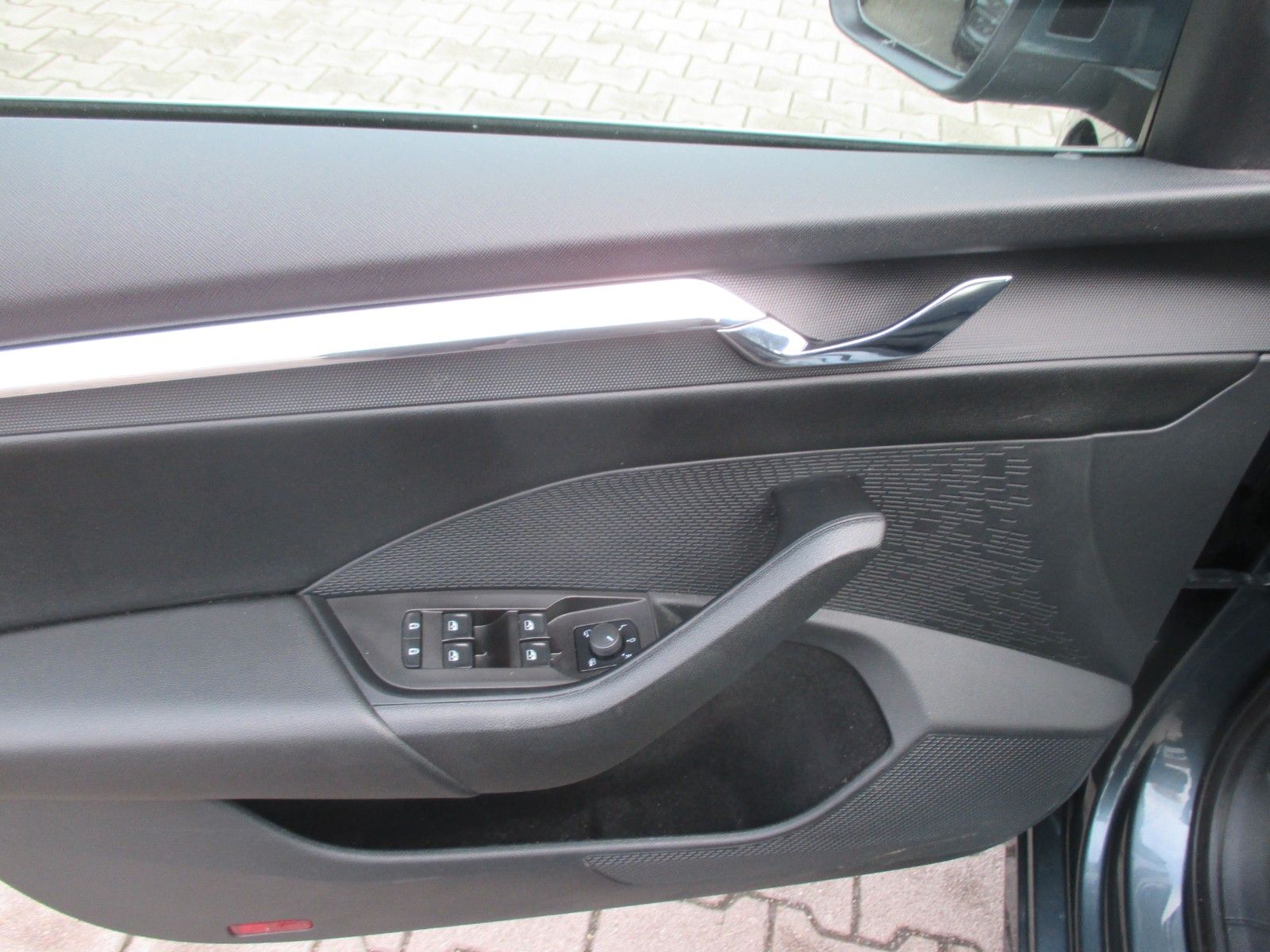 Skoda Octavia Combi 1.5 TSI STYLE - Samsaru's Car Outlet