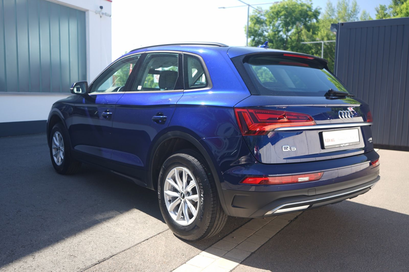 Audi Q5 40 2.0 TDI quattro - Samsaru's Car Outlet