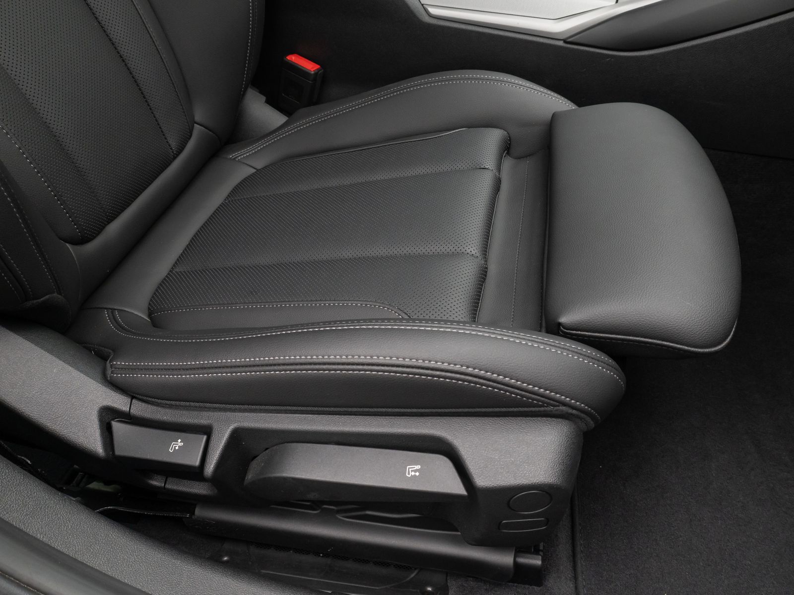 BMW 320i Sport - Samsaru's Car Outlet
