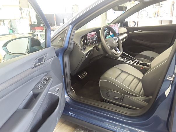 Volkswagen Golf VIII GTE 1.5 TSI DSG eHybrid | PANO | AHK |