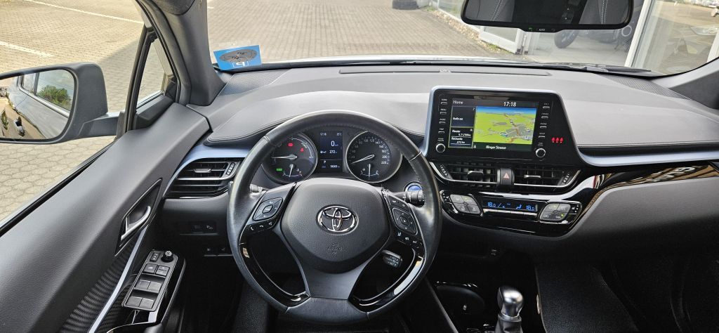 Toyota C-HR 2.0 Hybrid Team Deutschland - Samsaru's Car Outlet