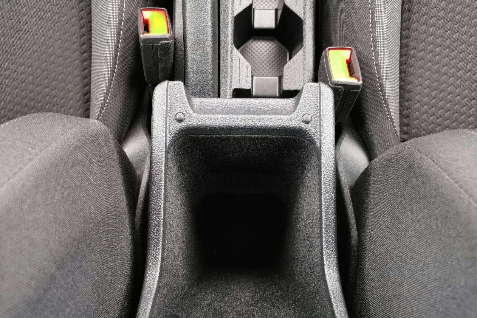 Volkswagen Taigo 1.0 TSI Life - Samsaru's Car Outlet