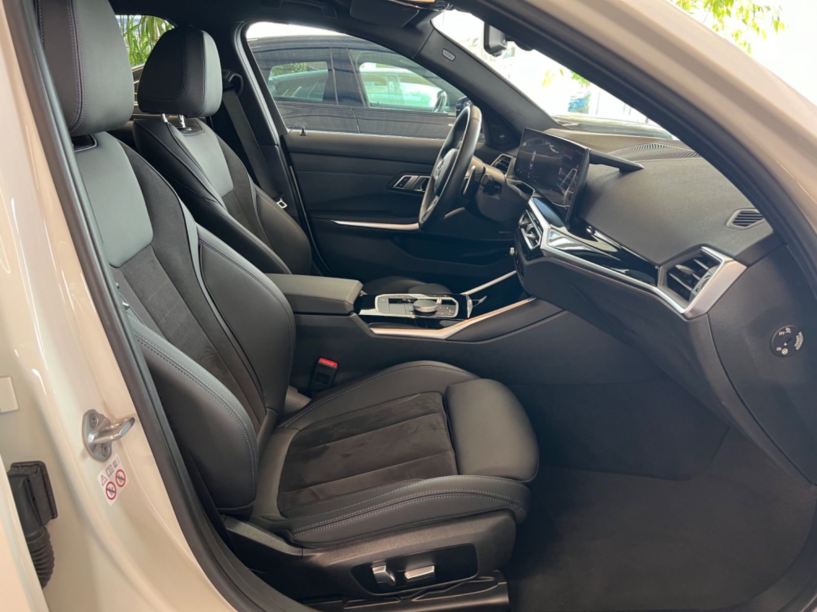 BMW 320 d xDrive M Sport - Samsaru's Car Outlet
