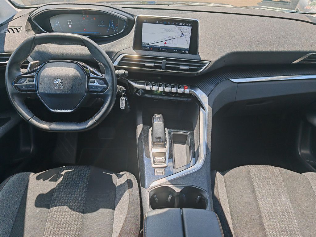 Peugeot 3008 PureTech 130 EAT8 - Samsaru's Car Outlet