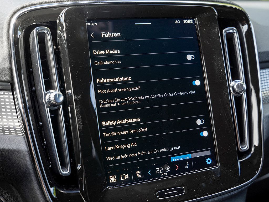 Volvo XC40 B3 Ultra Black Edition AHK PANO 360°