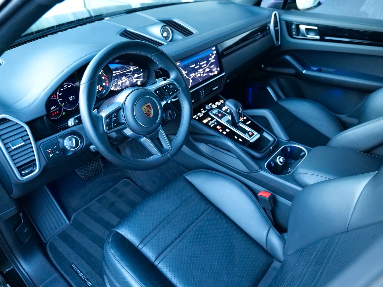 Porsche Cayenne Coupe E-Hybrid Platinum Edi SPORT DESIGN
