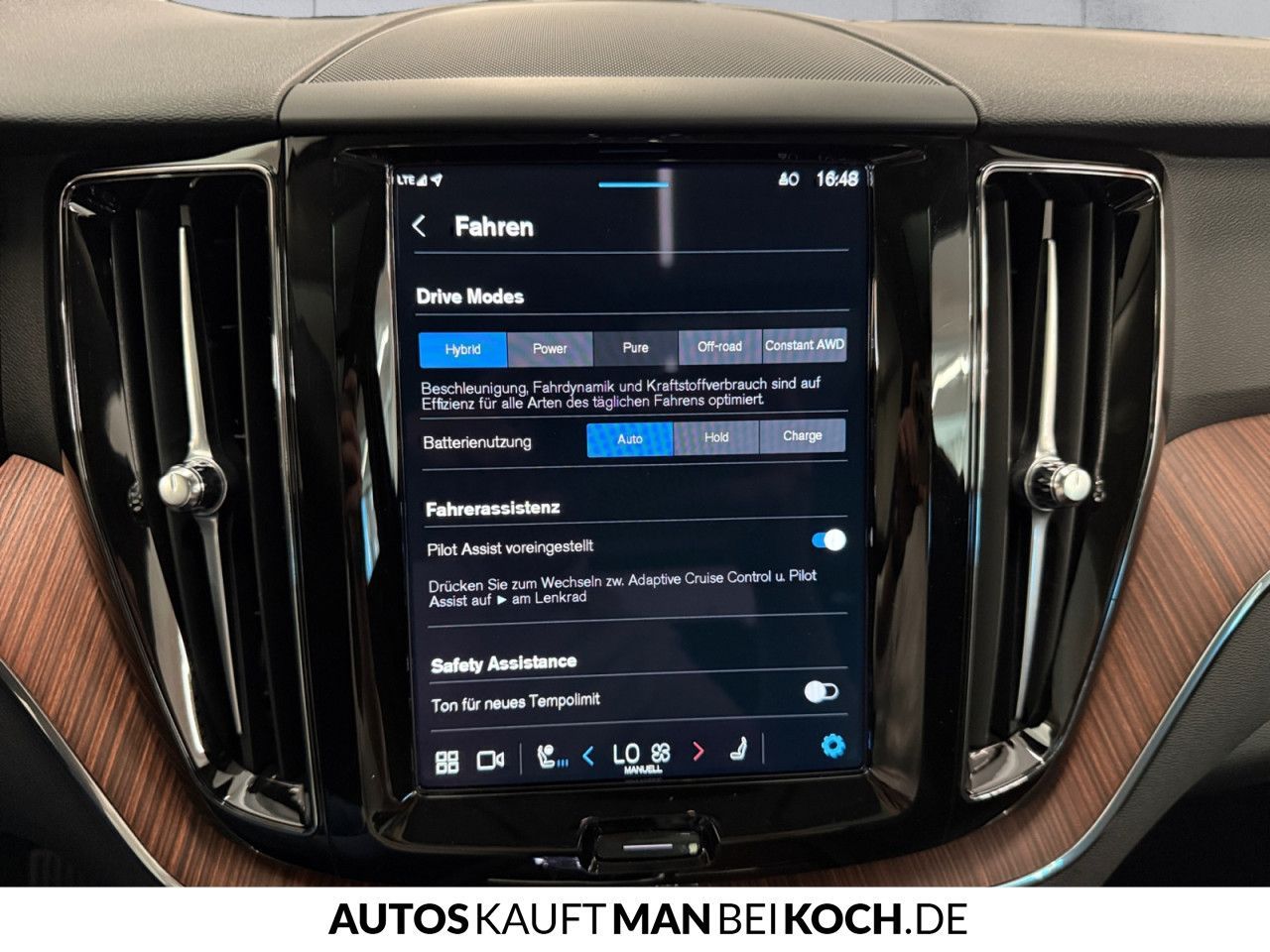 Volvo XC60 T6 Recharge AWD Plus Dark AHK PANO STDHz!