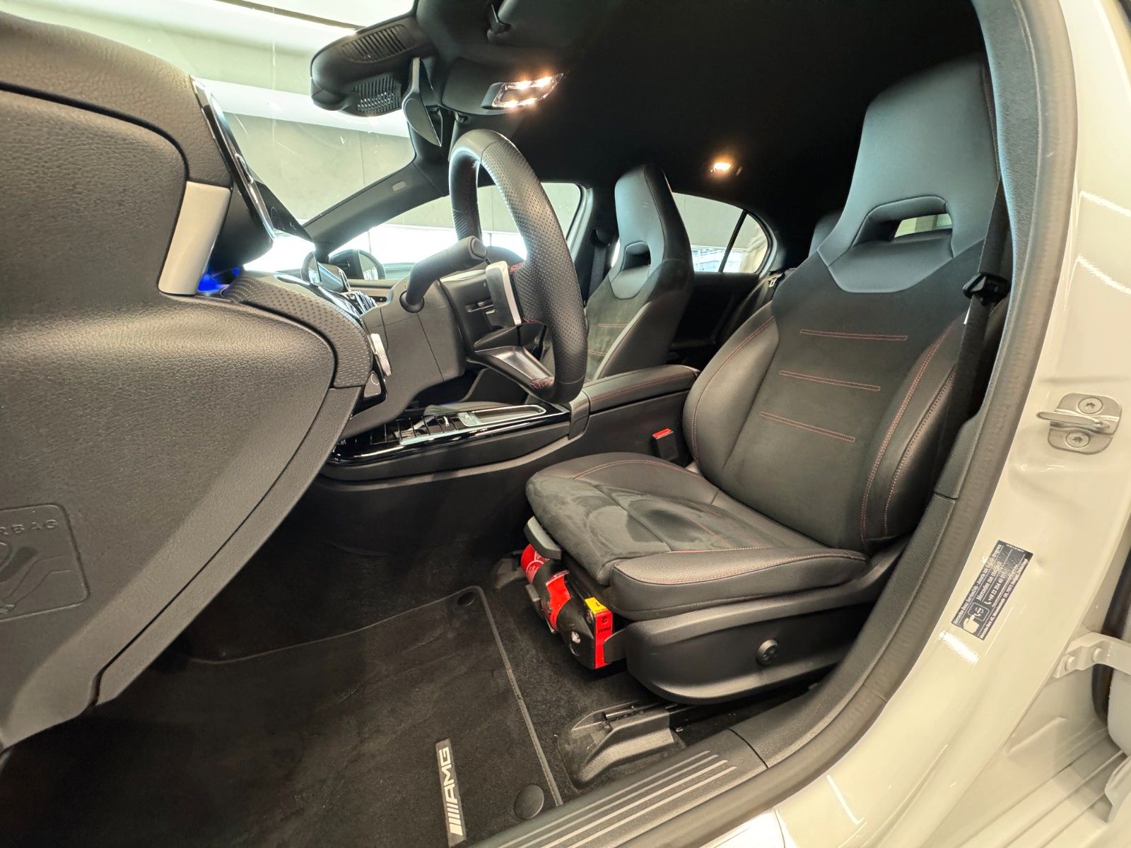 Mercedes-Benz A 200 AMG Line - Samsaru's Car Outlet