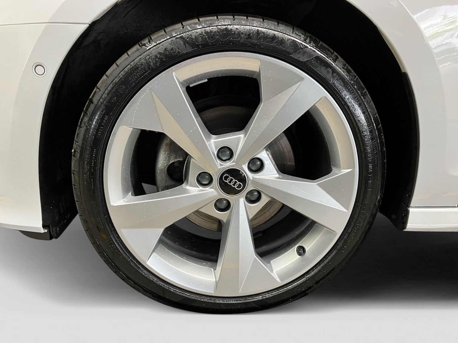 Audi A3 Limousine 30 TFSI advanced - Samsaru's Car Outlet