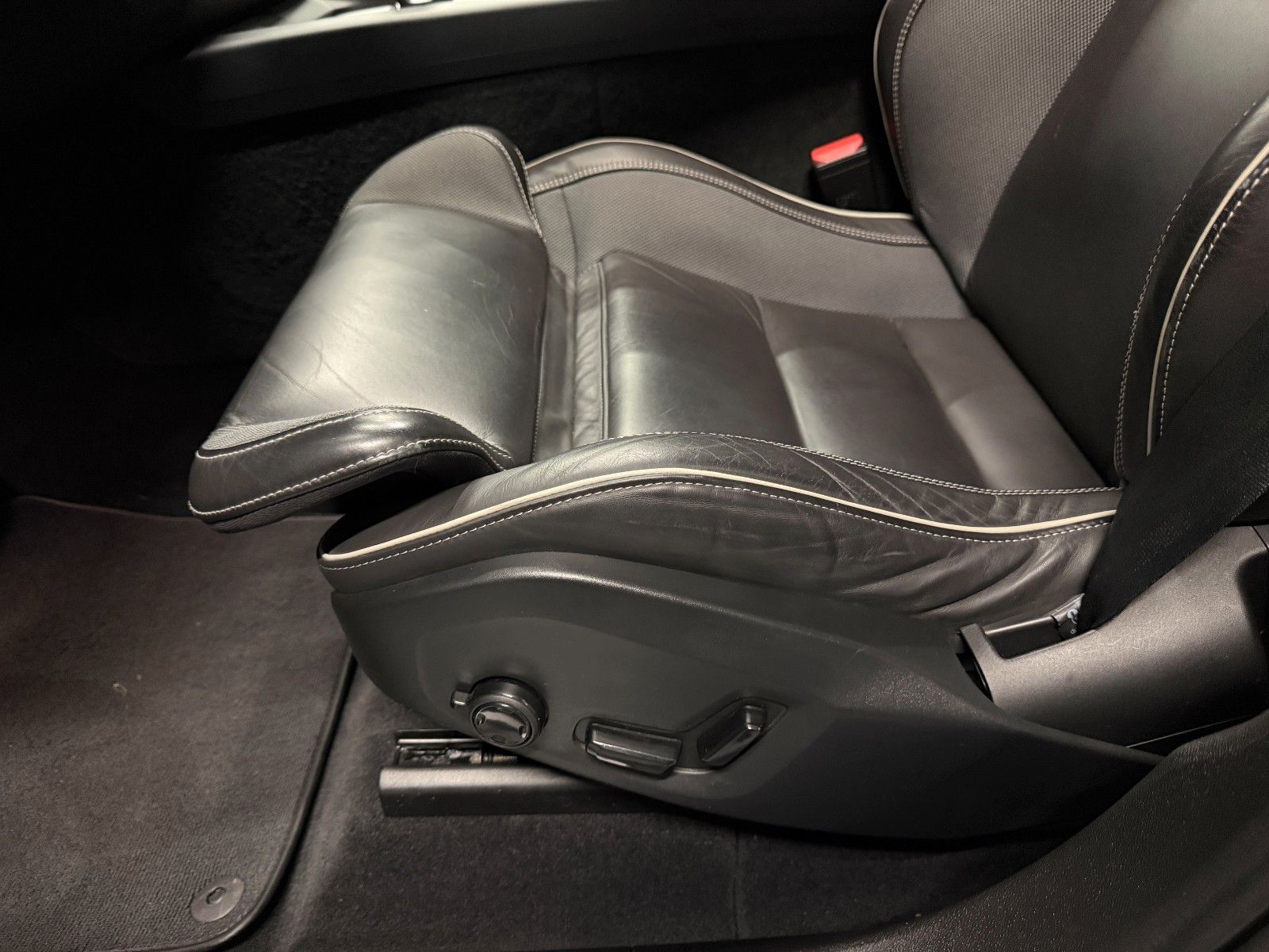 Volvo XC60 R-Design AWD *AHK*360*Standhzg*HIFI*