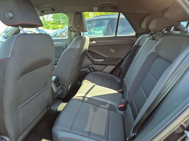 Volkswagen T-Roc Sport - Samsaru's Car Outlet