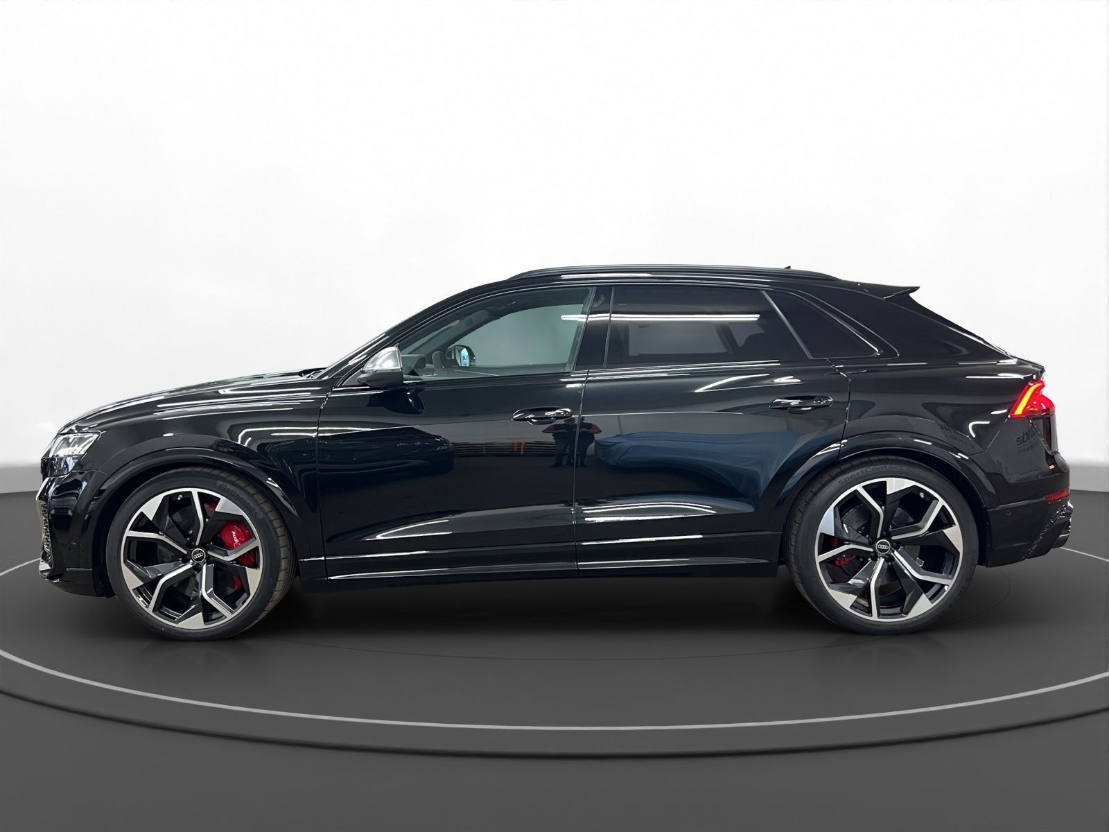 Audi RS Q8 Keramik RS-Abgas AHK Pano LM 23" B&O Raute