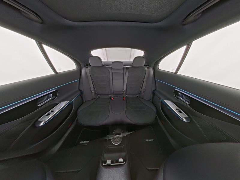 Mercedes-Benz E 400 e 4M AMG-Sport - Samsaru's Car Outlet